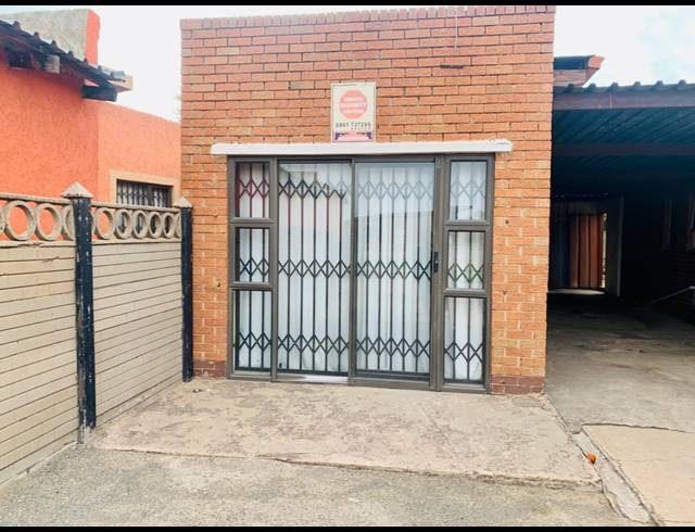 3 BEDROOM HOUSE FOR SALE IN VANDERBIJLPARK CE 3